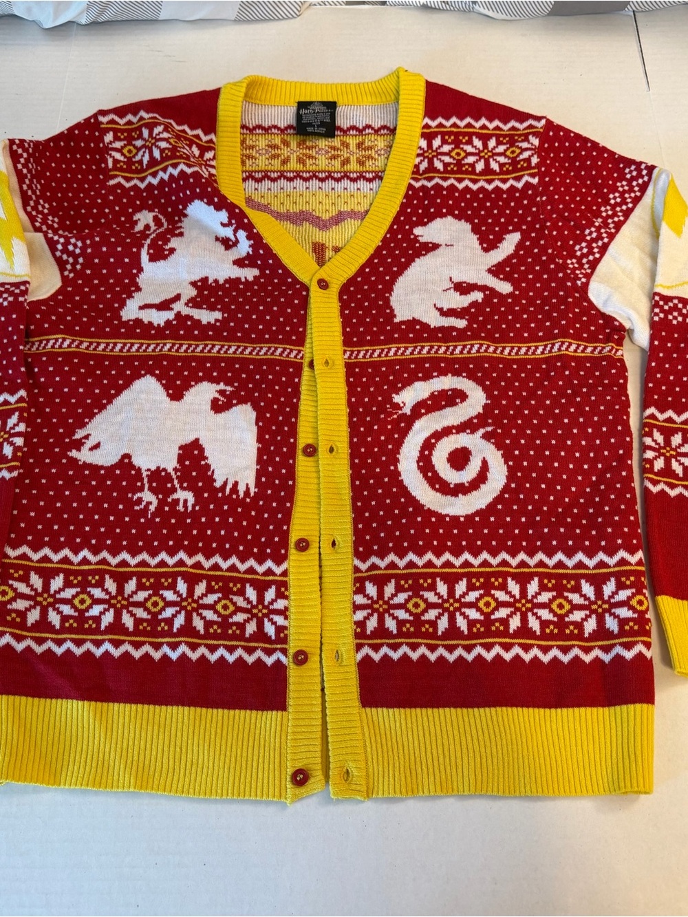 Harry Potter Hogwarts Red & Yellow Graphic Knit Button-Front Cardigan Sweater